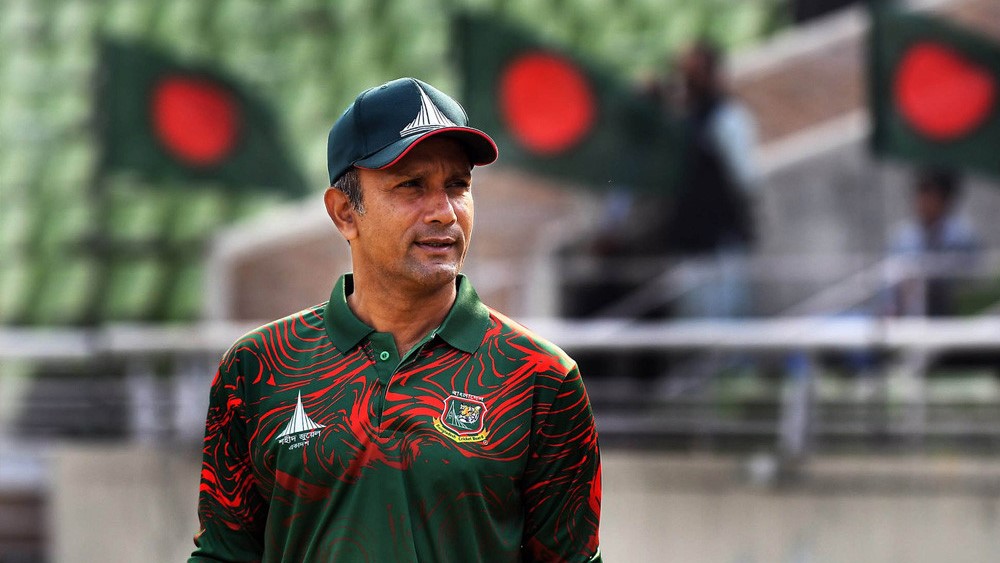 পদত্যাগ করলেন খালেদ মাসুদ পাইলট